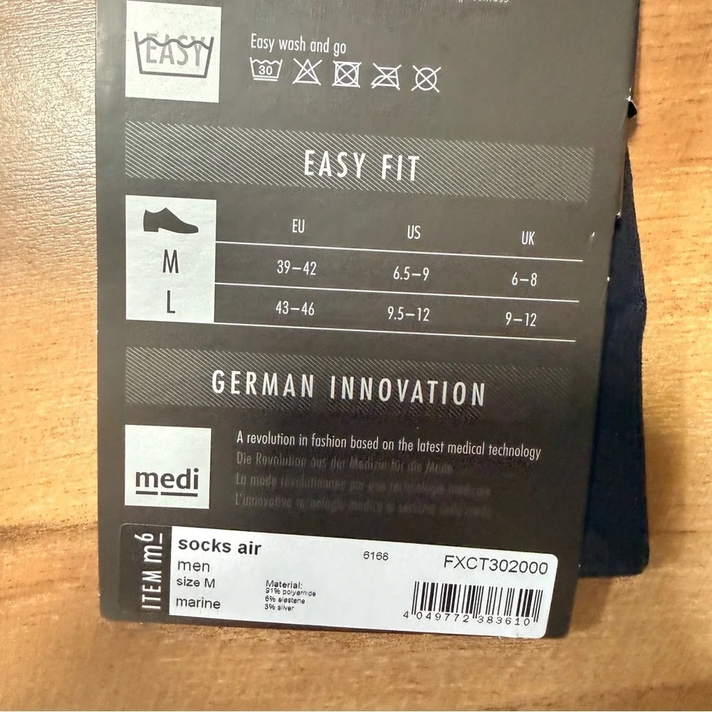 ITEM m6 Men's Knee High Easy Fit Compression Socks Black Marine Size Medium NEW‎